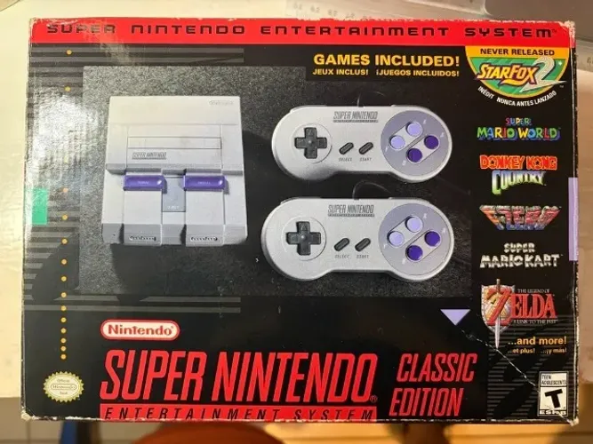 Super Nintendo Classic Edition - Com 20 jogos clássicos na memória e dois controles