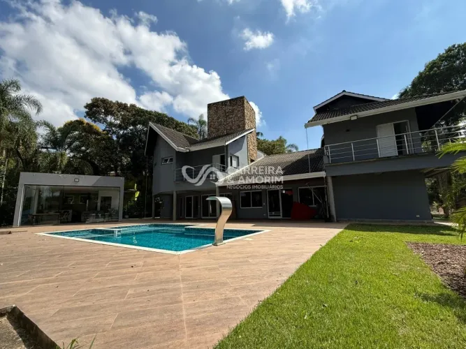 CASA À VENDA EM CONDOMÍNIO FECHADO COM 600m², PISCINA AQUECIDA, 4 SUÍTES, ALTO PADRÃO, 10 