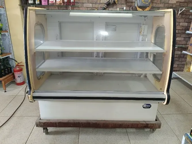 BALCÃO EXPOSITOR FRIO