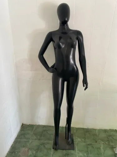 Manequim feminino