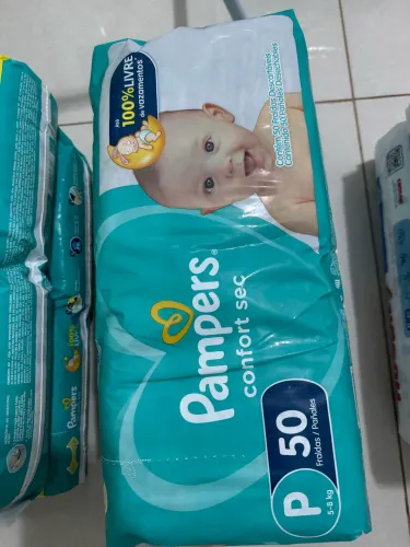 1 Pacote de Fraldas Pampers P