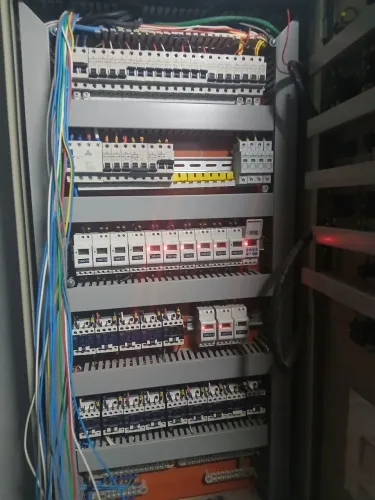 Eletricista * 