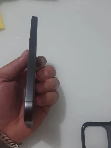 Vende-se iPhone 15 Pro