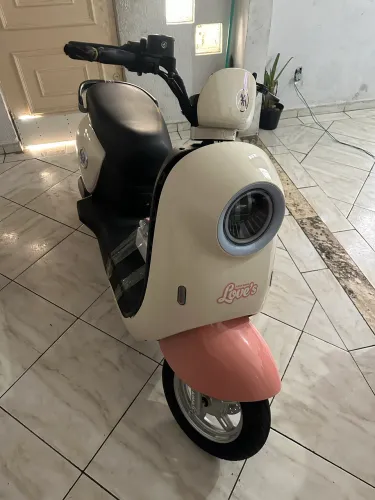 Moto elétrica aima