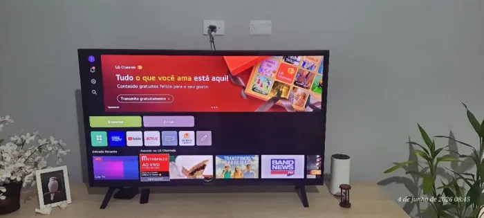 Smart TV LG 50 Polegadas 50AU801C0SA UHD 4K, Compatível com Alexa + Controle Smart Magic