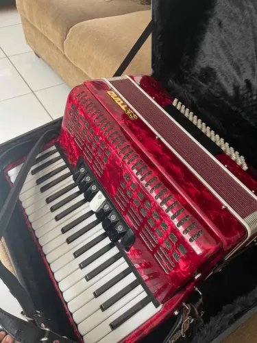 Acordeom Vermelha