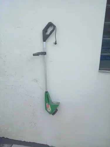 Máquina de aparar grama (marca trapp 500w)