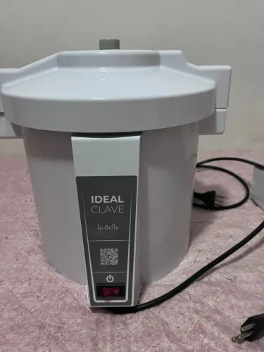Vendo Autoclave para esterilização junto com um selador 