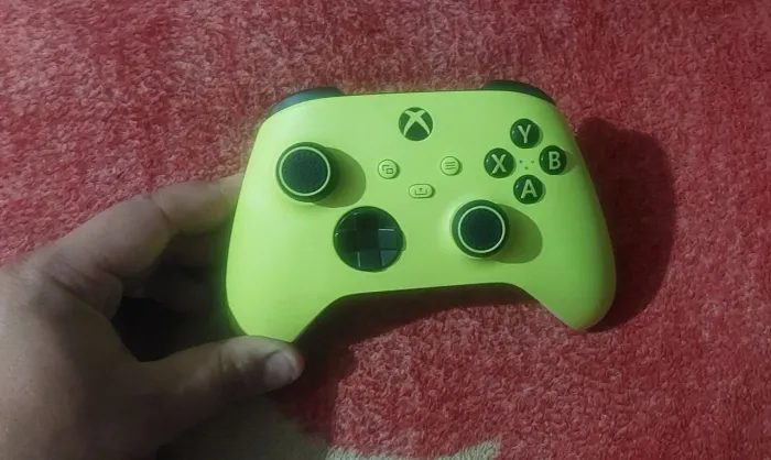 Controle de xbox one verde (eletric volt )