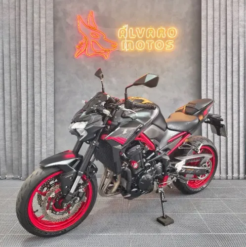 Kawasaki Z900 2021 impecável baixo km garantia Alvaro Motos 