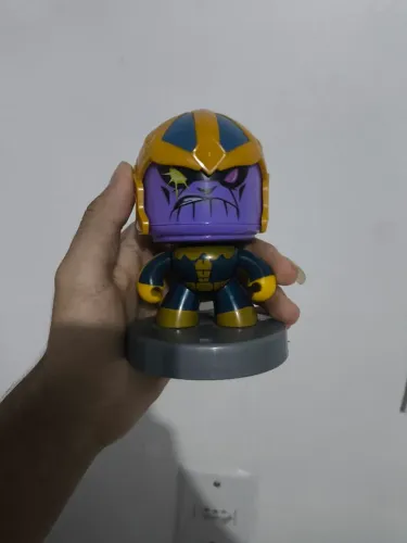Boneco do Thanos, colecionável e com 3 rostos diferentes