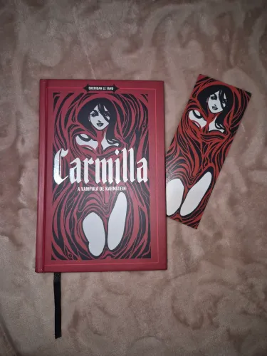 "Carmilla, a vampira de Karnstein" edição capa dura - Sheridan Le Fanu