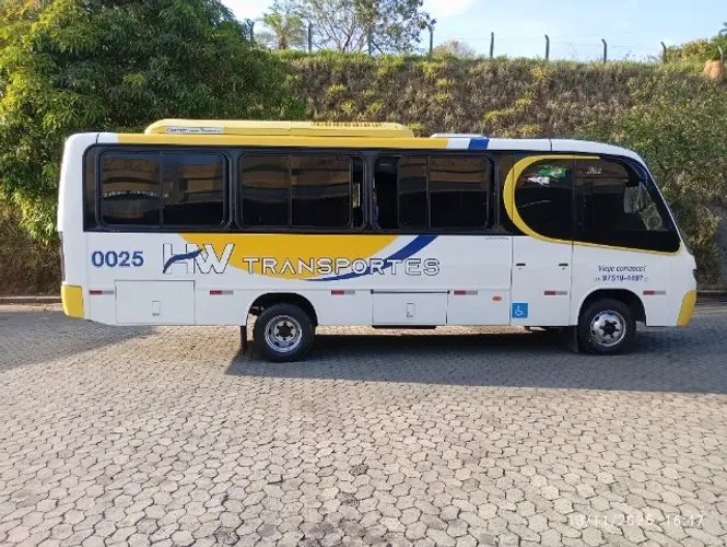 Micro-ônibus Comil Piá 28 Lugares ano 2004 Chassis Agrale  Motor MWM 8.150 bomba injetora 