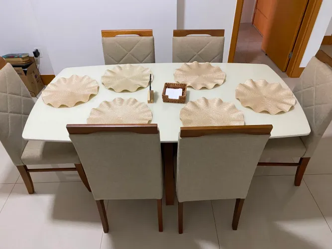 MESA DE JANTAR 6 LUGARES - ELEGÂNCIA PARA SUA CASA!