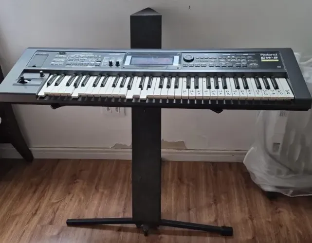 Teclado ROLAND GW-8