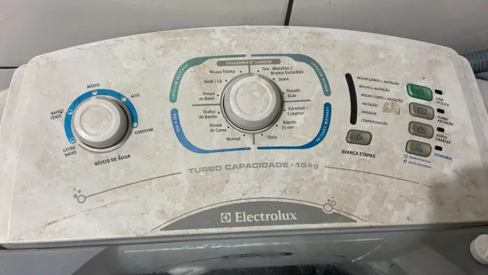Máquina Eletrolux 15 kg usada