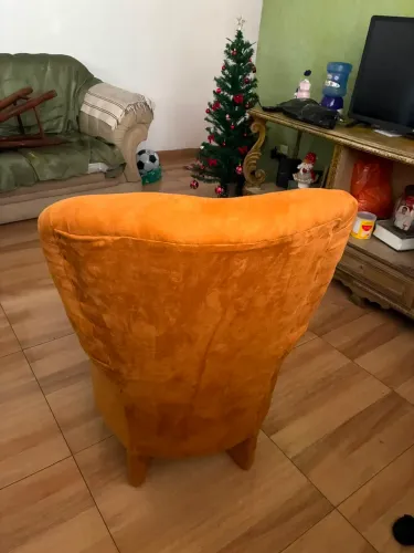 Vendo uma poltrona