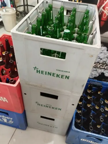 2 caixas completas de Heineken