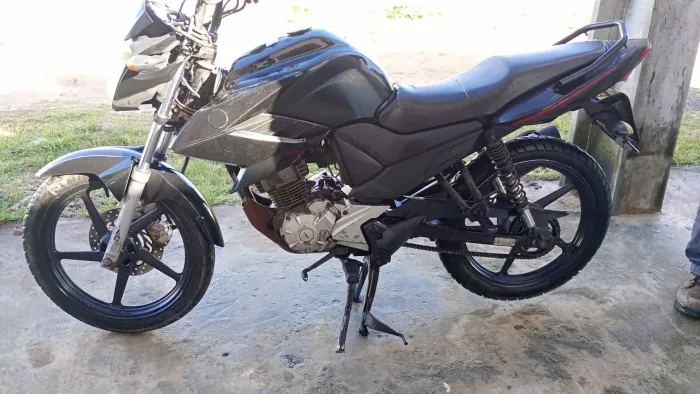 Vendo moto fazer 150 cilindradas ano 2014