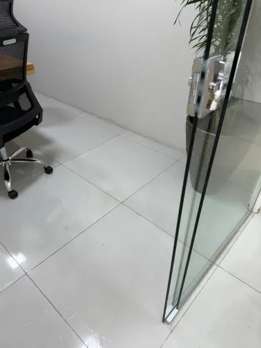Vende-se porta blindex semi-nova