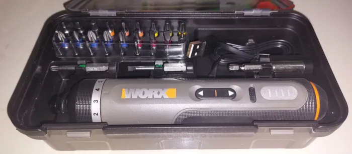 Parafusadeira Worx Wx242 + Bits + Maleta Cor Cinza<br>