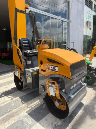 Rolo Compactador Duplo Cilindro 1,5 Ton - Vibratório Diesel