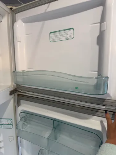 Vendo geladeira , não entrego