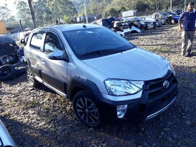 Sucata toyota etios cross flex 2017 retirada somente em peças