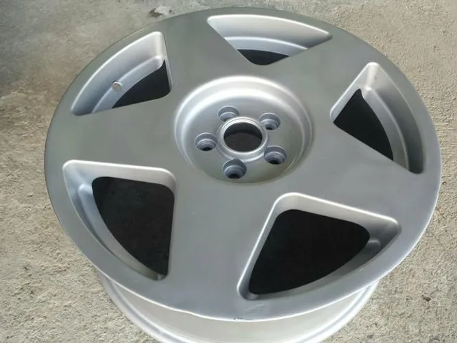 Roda aro 18 Tarmac Prata Volcano usada 5X100 jogo