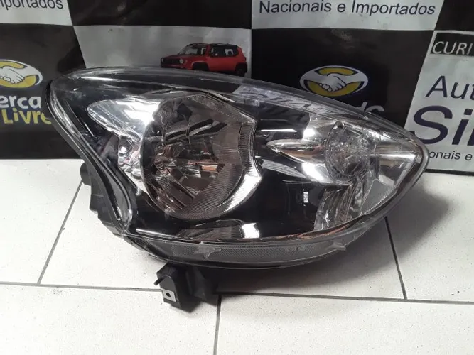 Farol Lado Direito Nissan March 2015