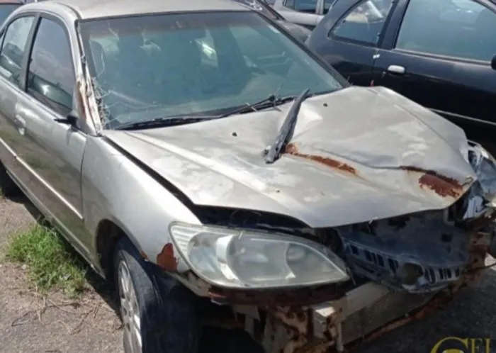 Civic 2004 sucata de Leilão
