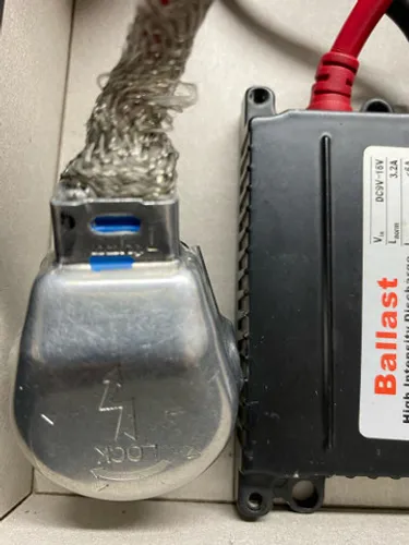 Soquete original com reator universal para corolla e hiluz 
