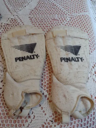 Luva e tornozeleira caneleira 