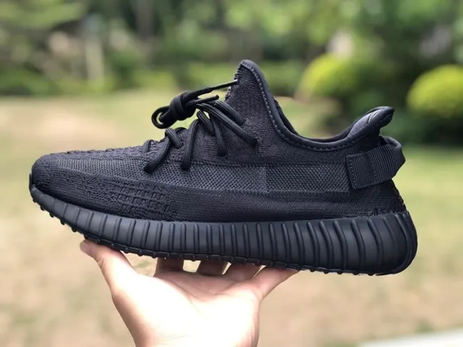 Tênis Adidas Yeezy Boost 350 V2 "Onyx"