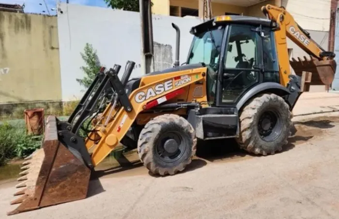 Retroescavadeira case 580n ano 2017