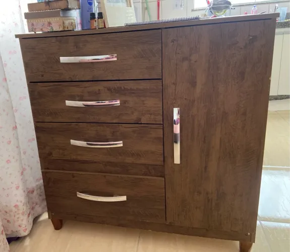 Cômoda 4 gavetas com porta + entrega em Goiânia (a negociar)
