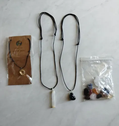 Pedras e colares Naturais citrino, turmalina, quartzo rosa