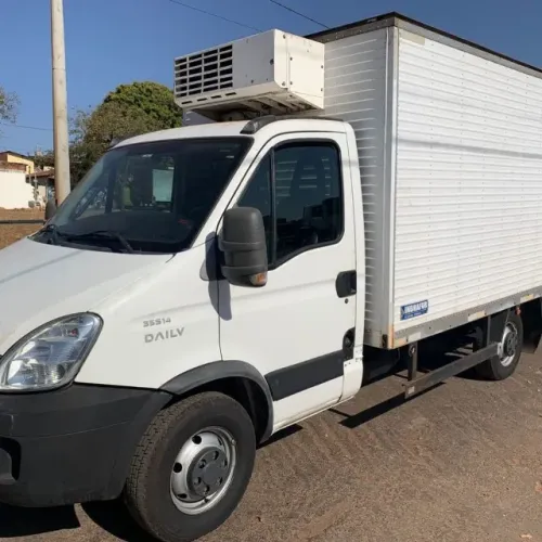 Iveco Daily 35s14 baú refrigerado ano 2016