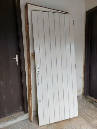 Porta maciça lambri com caixaria