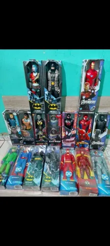 Boneco Marvel