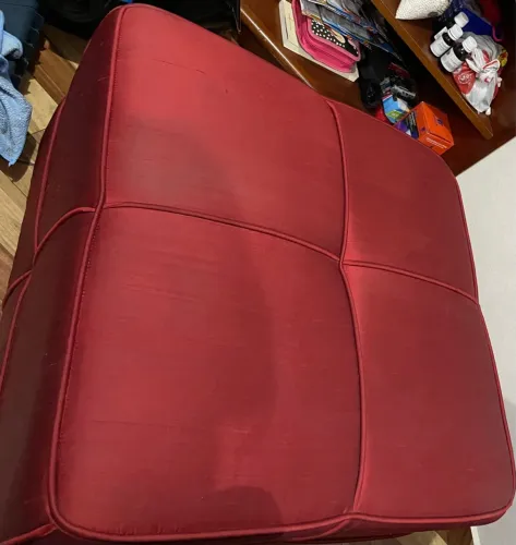 2 Puff Vermelho de Design Moderno