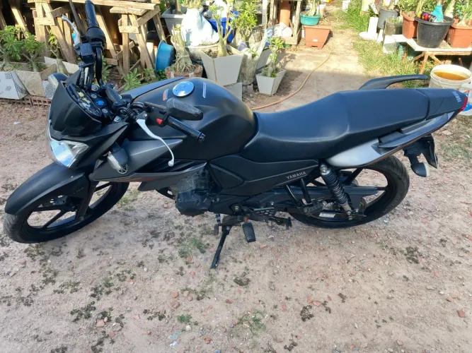 Moto fazer 150 *muito nova  