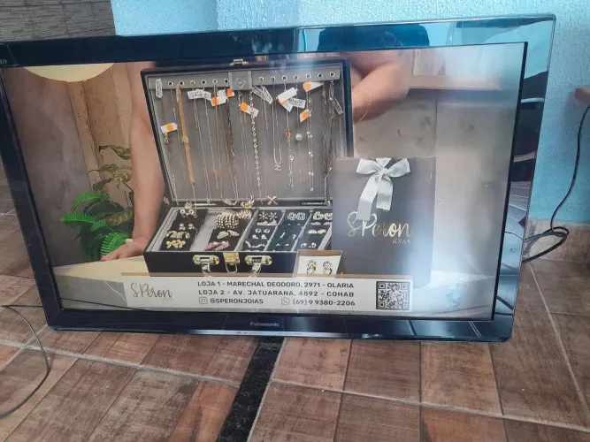 Vendo uma TV.panasonic 50. Polegada  bem conservada 