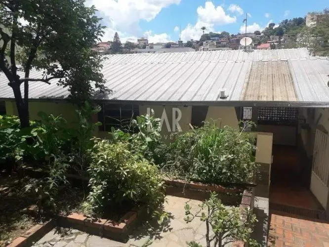 Casa à venda, 3 quartos, 1 suíte, 2 vagas, Centro - Nova Lima/MG