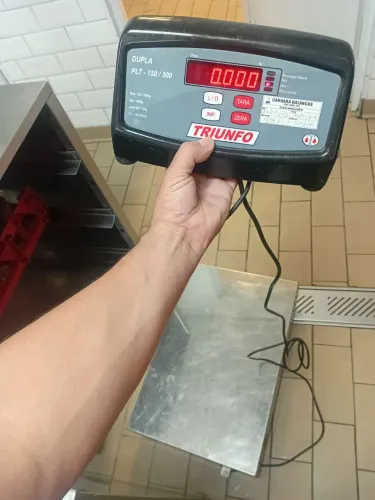 Balança elétrica 300 kg máximo