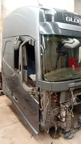 Cabine de Caminhão fh 540 2022