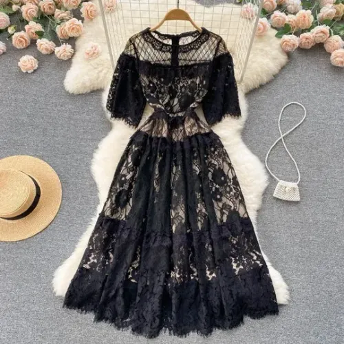 Vestido midi renda preta