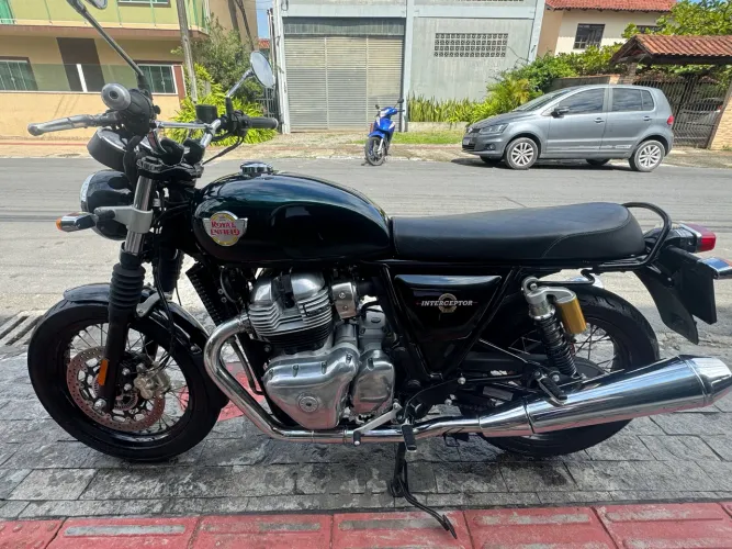 Royal Enfield Interceptor 650 Cáli Green