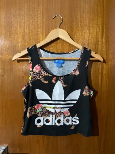 Adidas e Farm Cropped Regata Onça Floral