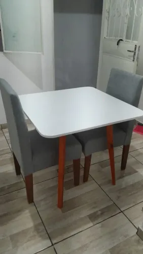 Mesa de jantar simples (Somente mesa)
